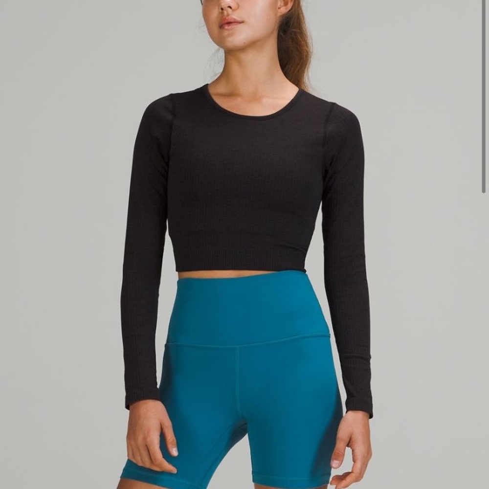 NWT Lululemon Ebb to street long sleeve shirt in black, size 8